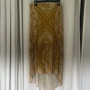 Elegant Mustard and White Patterned Skirt